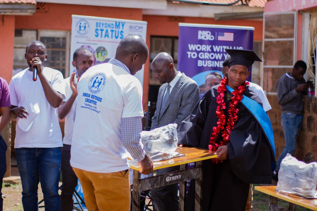 🎓 Thrilled to share a special moment from our graduation: some of our talented tailoring graduates received brand-new sewing machines! 🧵✨ A big step toward their creative journey. Stitch you way!🌟 @WeAreCohere_Org @RefugePt @inkomokoKenya @pamojatrust @OxfaminAfrica