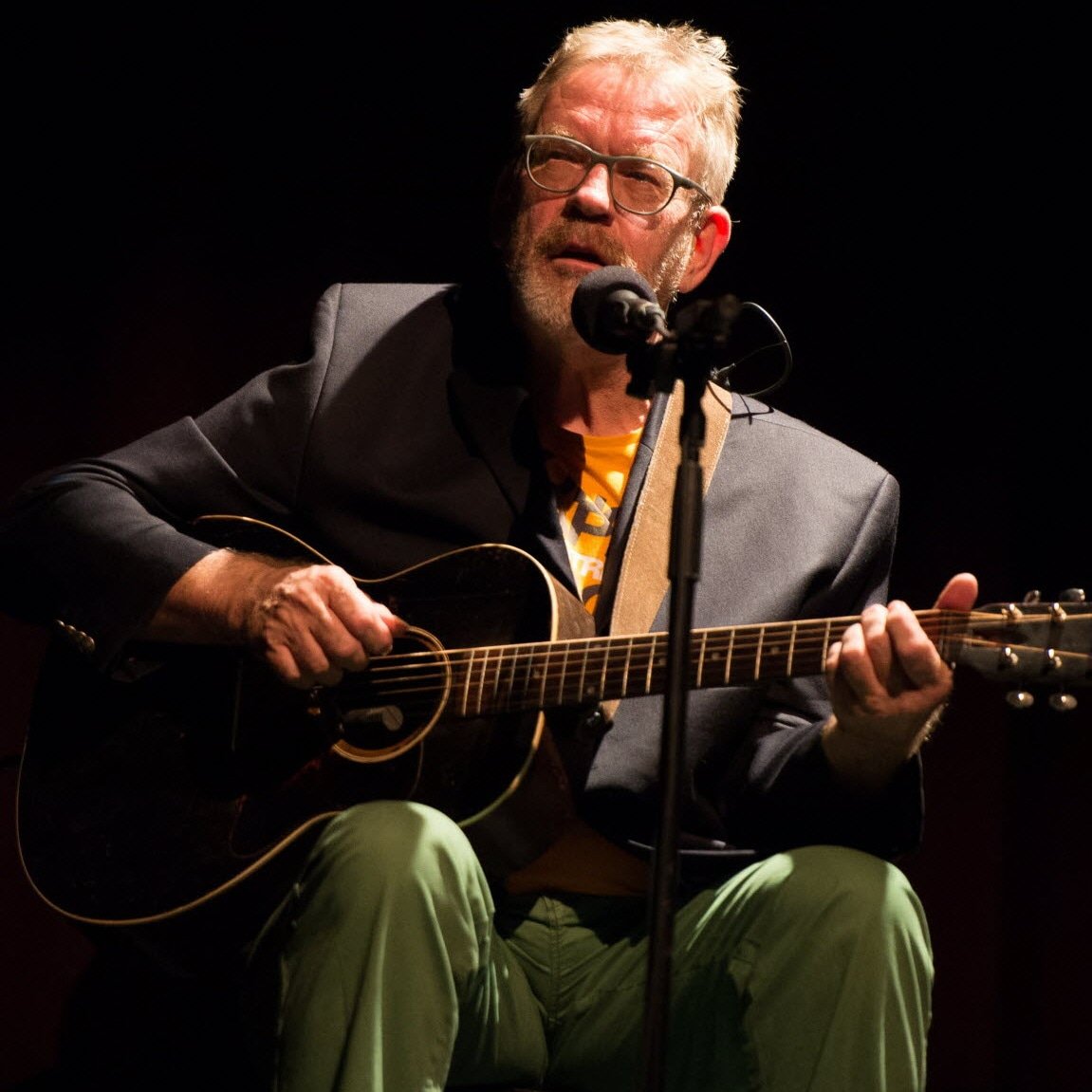 Dick Annegarn est à l'honneur ce soir dans Tout finit par des chansons sur <a href="/RadioCampusBx/">Radio Campus Bordeaux</a>, 21h! Je vous attends ! ❤️