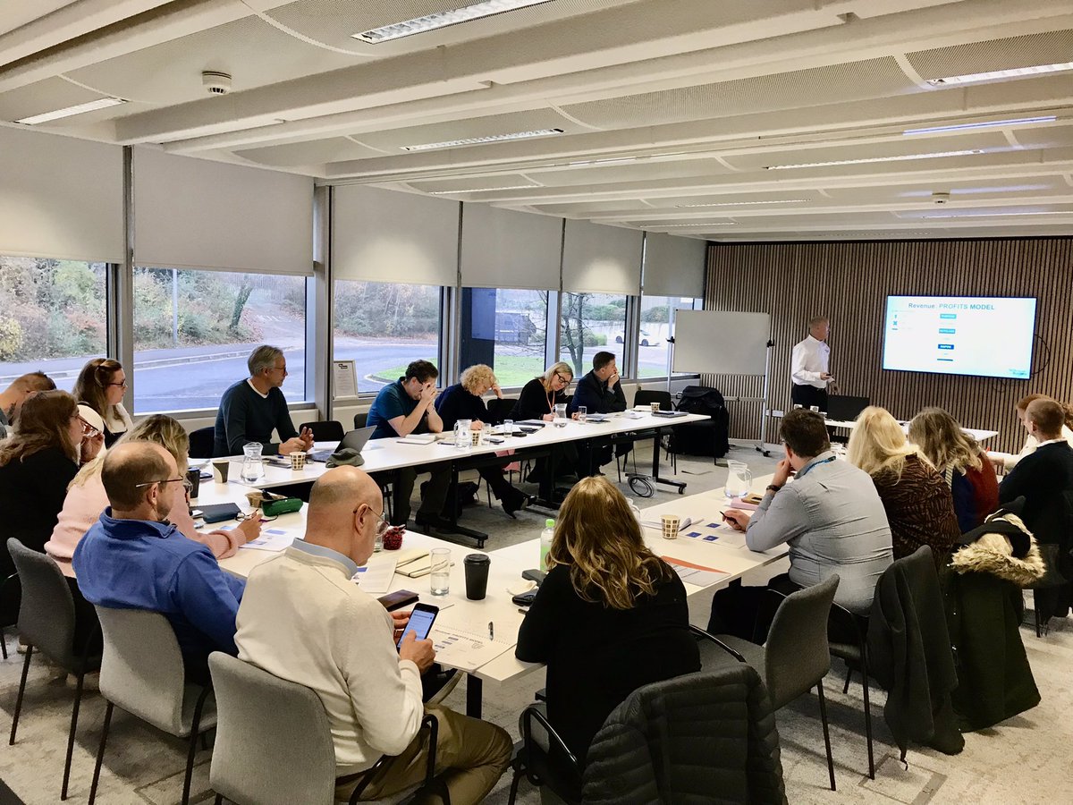 It’s great to welcome our guests attending the first of business coach Steve Jones’ Engaging Leaders Programme, today at EM3’s base - Belvedere House in Basingstoke.
@Skills4Business @BizSpaceUK #EM3