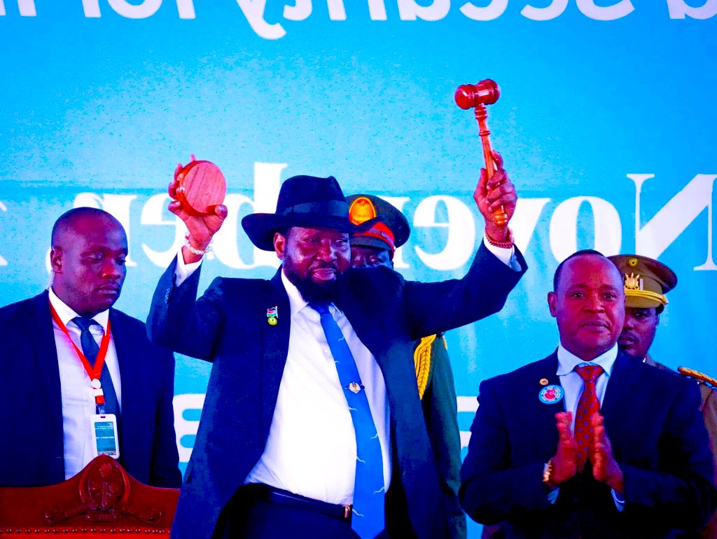 KMSmedianetwork's tweet image. #KMSUpdates: Celebrating the rich tapestry of East African diversity! We may be people of different cultures, but together we weave a story of unity that transcends borders. Embracing our shared heritage and building a brighter future together! #EastAfricanUnity

Happy EAC Day 👏