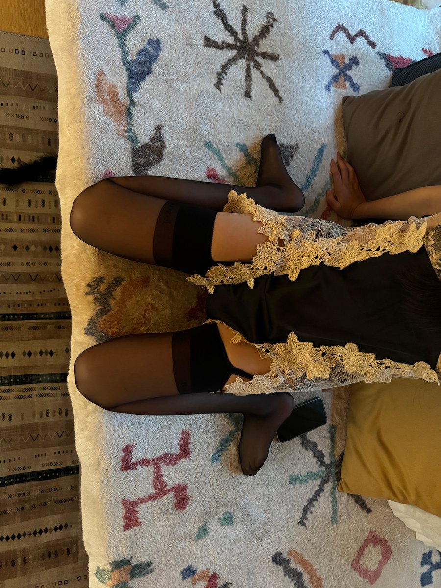 ดอกไม้สวยดีนะคะ ว่ามั้ยคร่าาาา😏