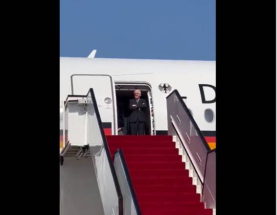 Katar'dan tarihi ayar! Cumhurbaşkanını kapıda beklettiler gazeteyaziyor.com.tr/katardan-tarih… 
#Almanya #Cumhurbaşkanı #FrankWalterSteinmeier #Katar