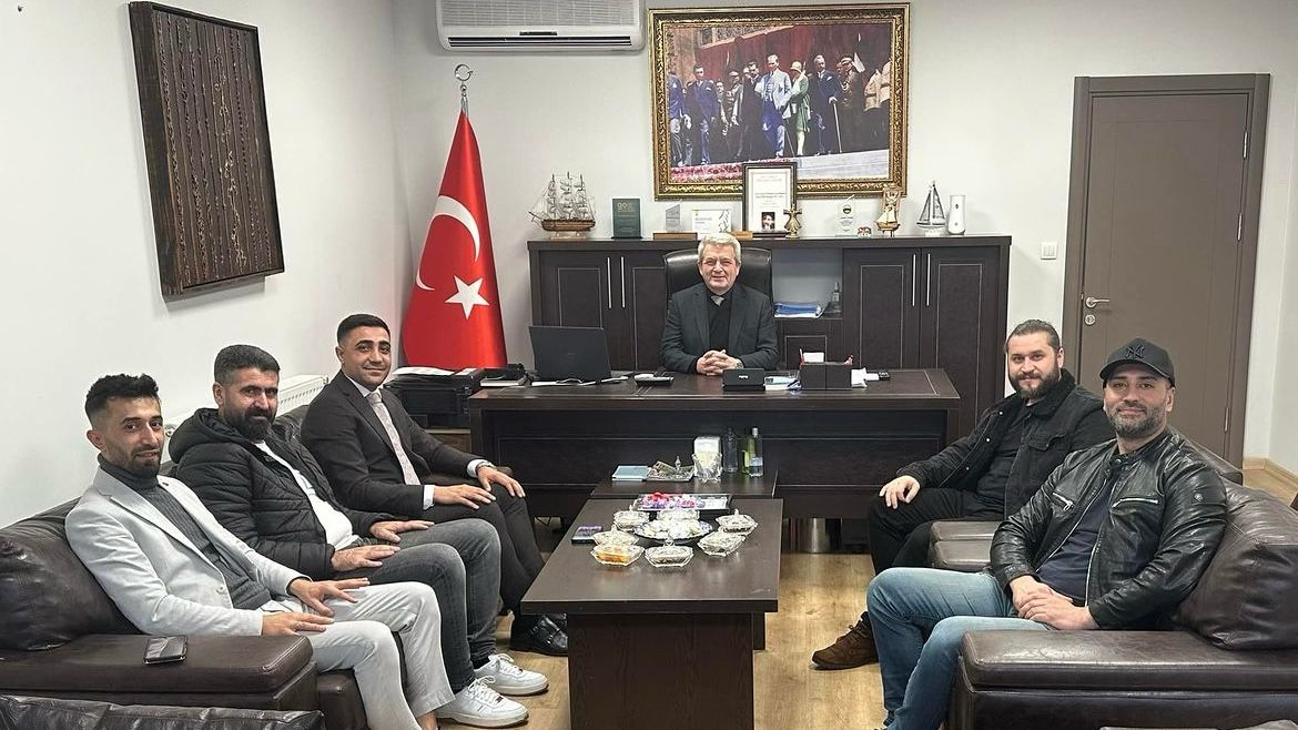 Çekmeköy ilçesinde sevilen siyasetçilerden Sn Seyfettin Yıldırım beyin misafiri olduk. İlçemiz adına kendisine teşekkür ederiz. <a href="/GelecekPartiTR/">Gelecek Partisi</a> <a href="/istgelecek/">Gelecek Partisi İstanbul</a> <a href="/Ahmet_Davutoglu/">Ahmet Davutoğlu</a> <a href="/isamesihsahin/">İsa Mesih Şahin</a> <a href="/dogandemir41/">Doğan Demir</a> <a href="/SelimTemurci/">Dr. Selim Temurci</a> <a href="/mehmetkugutr/">Mehmet Kuğu</a> <a href="/UguravniBasarir/">Uğur Avni BAŞARIR</a> <a href="/alparslanberber/">Alparslan Berber</a> <a href="/ufukyann/">Ufuk Yan</a>