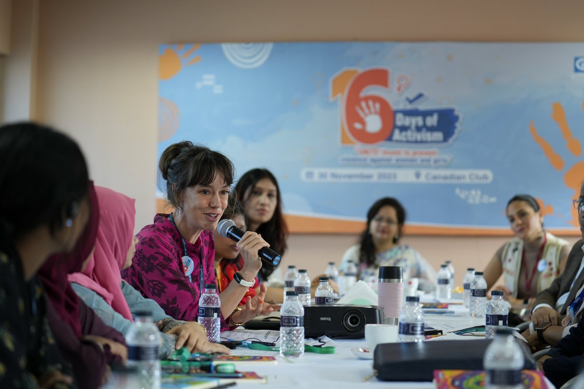 Join us in observing #16DaysofActivism from Nov 25 to Dec 10, dedicated to preventing violence against women and girls.
@PlanBangladesh initiated a powerful dialogue with girls’ takeover participants, the head of missions and the CEO.
#RewriteHerStory #InvestInChange