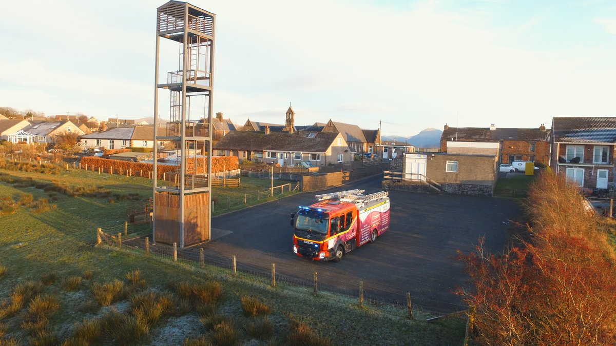 FrizingtonFire's tweet photo. Out with the old and in with the new!! 🚒🔥

Frizington Fire Station has taken ownership of their 68 plate Volvo Appliance. https://t.co/J5QzAgblFk