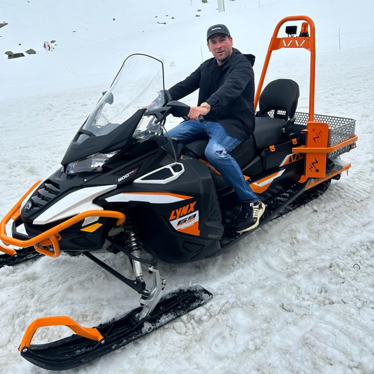 Dvine Sounds 'Winter Warmer Mix' !🔥

Cash Only providing the House heat to keep you toasty in these cold winter months...🥶 

Music inside from the likes of <a href="/MochakkMusic/">Mochakk</a>, <a href="/atmosblaq/">Atmos Blaq</a>, Oden &amp; Fatzo, <a href="/jackardmusic/">jackardmusic</a>, <a href="/Jewelkid/">Jewel Kid</a>, <a href="/guyburns_uk/">Guy Burns</a>  &amp; more!

🔗 : linktr.ee/Dvinesounds