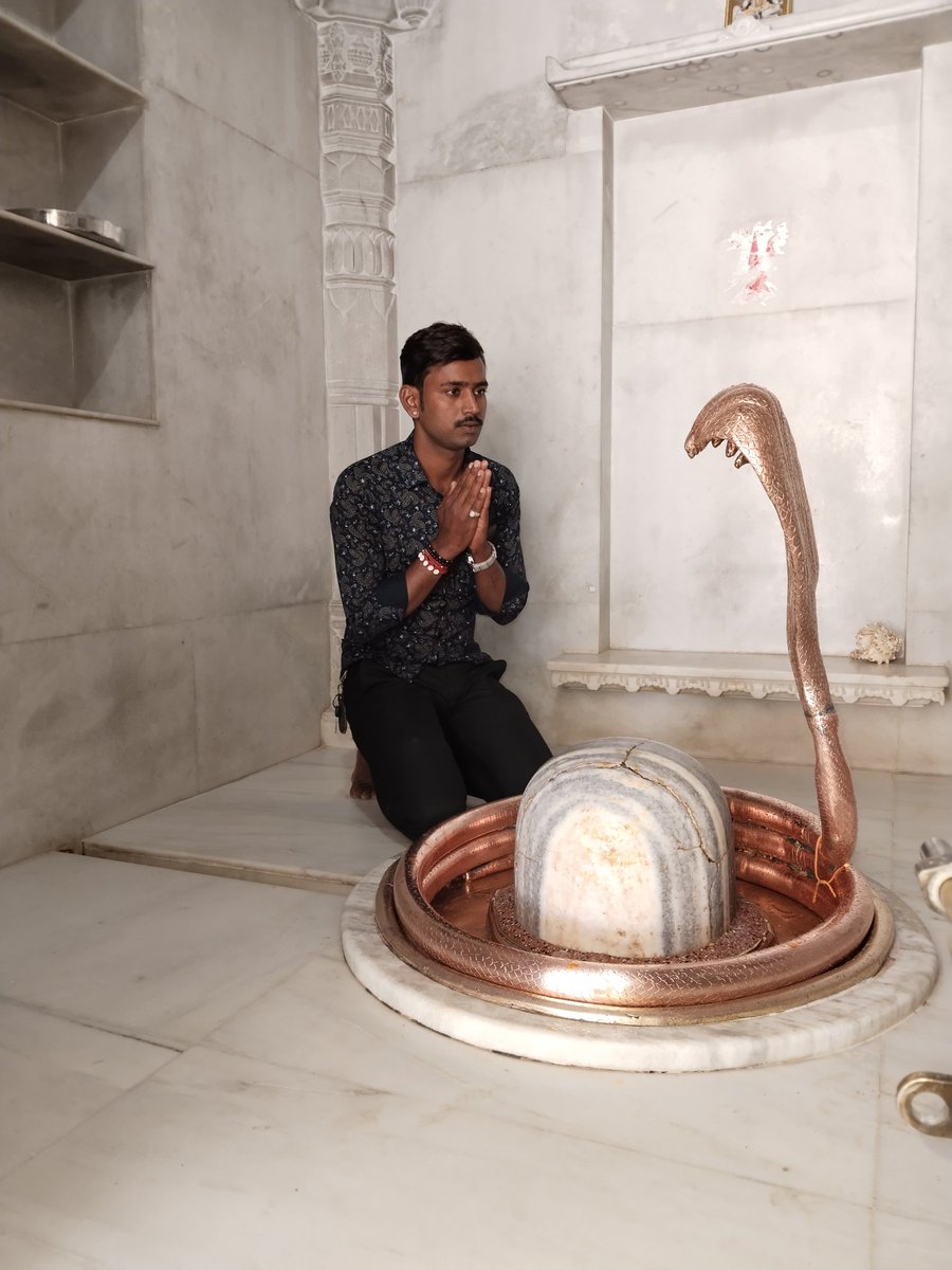 DilipKp2737's tweet image. Har Har Mahadev 🙏🏼

Took Darshan of Hoti village! Prayed for peace, prosperity of the people of . Rajasthan

#harharmahadev #harharmahadevॐ #harharmahadevॐ卐mahadev #harharmahadevॐ卐 
 #TimesMaroRajasthanv #JaiJaiRajasthan