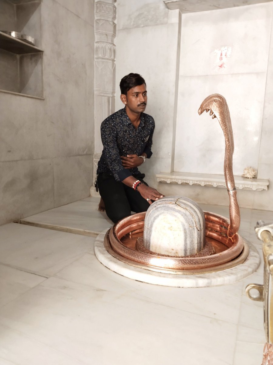 DilipKp2737's tweet image. Har Har Mahadev 🙏🏼

Took Darshan of Hoti village! Prayed for peace, prosperity of the people of . Rajasthan

#harharmahadev #harharmahadevॐ #harharmahadevॐ卐mahadev #harharmahadevॐ卐 
 #TimesMaroRajasthanv #JaiJaiRajasthan