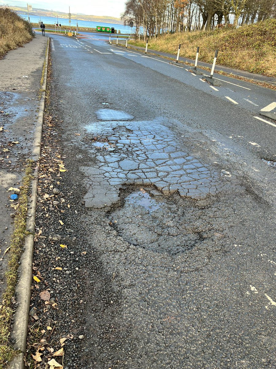 CaptainRBGS's tweet image. For goodness sake @Edinburgh_CC can’t we find a better way to repair potholes? What a waste of our money.