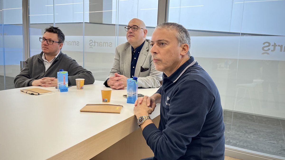 SevillaTourism's tweet photo. 🇪🇺 #Sevilla cierra su #EuTourismCapital con la visita de una delegación de #Pafos🇨🇾, ciudad con la que ha compartido reconocimiento.
La delegación ha sido encabezada por el director de Turismo, Nasos Hadjigeorgiou, y el Smart City Project Maganer, Zino Zinonos.
#SharingIsSmart https://t.co/p6lqguKwrt