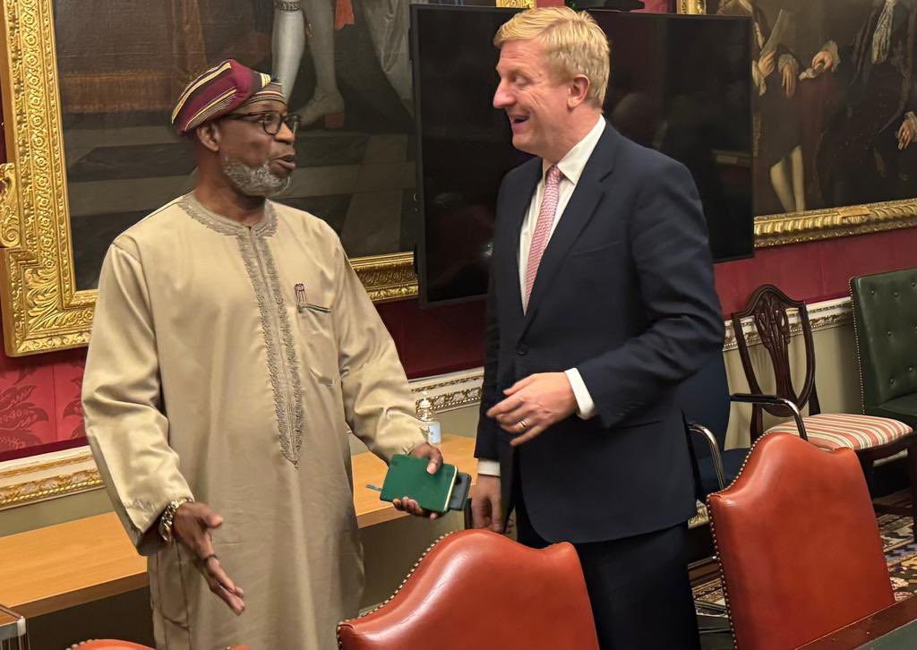 KemPatriot's tweet image. 🔥🔥🔥Minister of Solid Minerals Development, Dr. @AlakeDele exchanging views with the Deputy Prime Minister, United Kingdom, Mr. @OliverDowden in his office in London, on Wednesday
🤞🏾🤞🏾🤞🏾 #SomethingIscooking 
#SolidMineralsNG
#Kemkem
