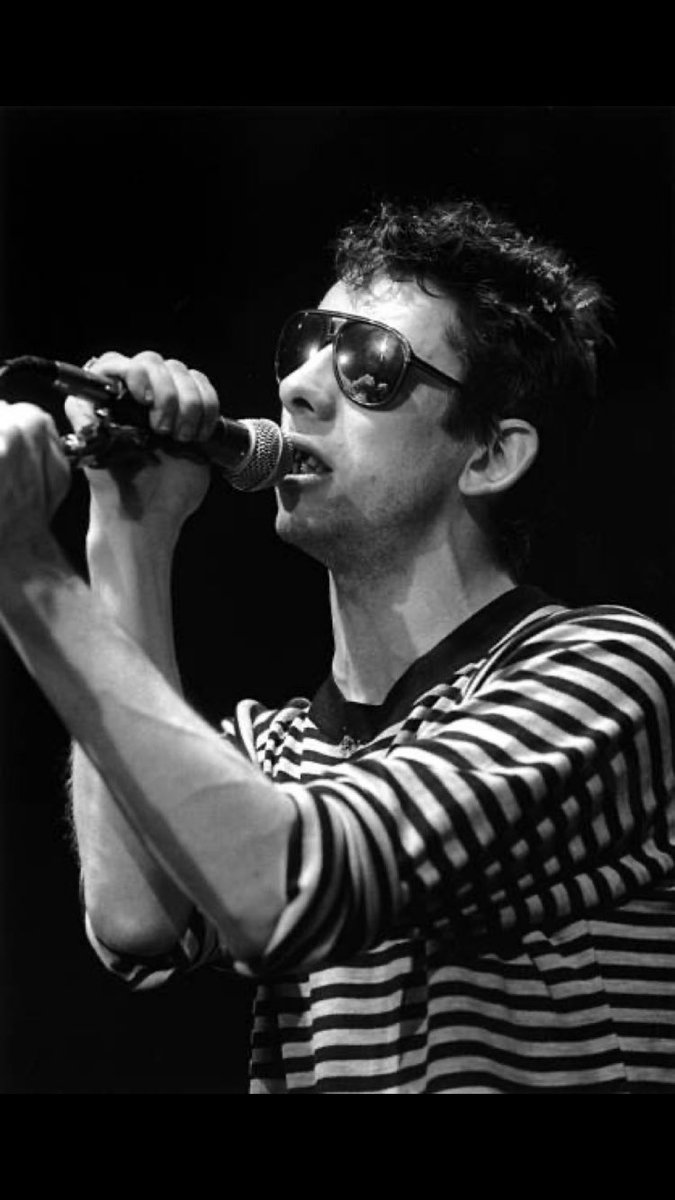 Genius. Legend. RIP Shane 💚