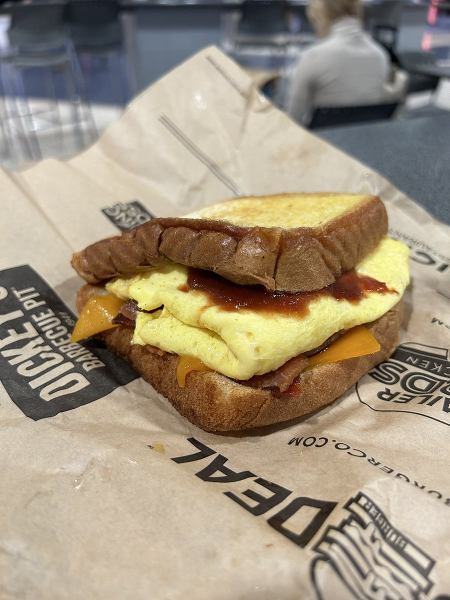 Daniel Vaughn tweet media