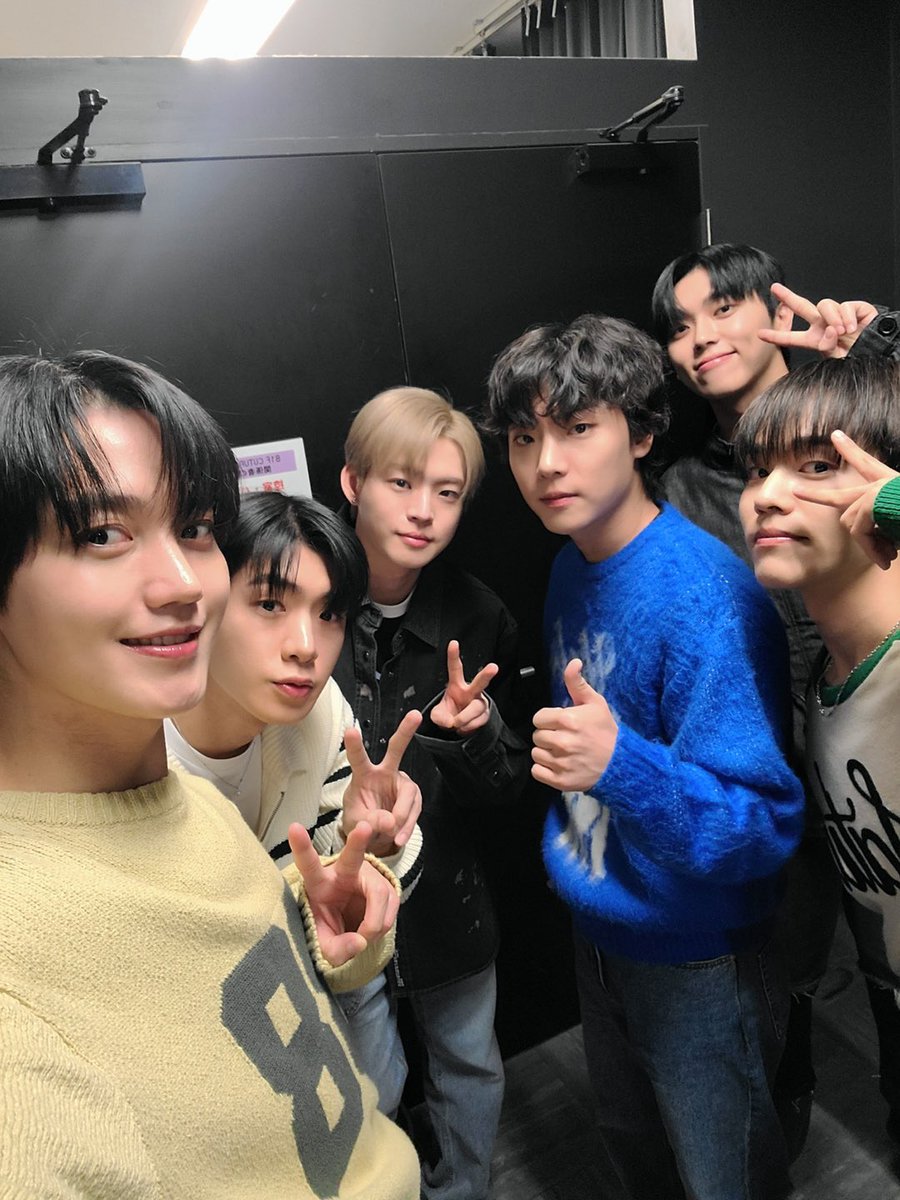 ONFoffcl_JP's tweet photo. [📸] 23.11.30 ONF 7th Mini Album『Love Effect』リリース記念イベント

今日はタワーレコード渋谷店にてFUSEと幸せな時間を過ごせました😚
FUSEも幸せでしたか？💓
今日はONFの夢をみてください😴💭

#ONF #オンエンオフ #온앤오프
#LOVE_EFFECT https://t.co/pB24bI3mSm