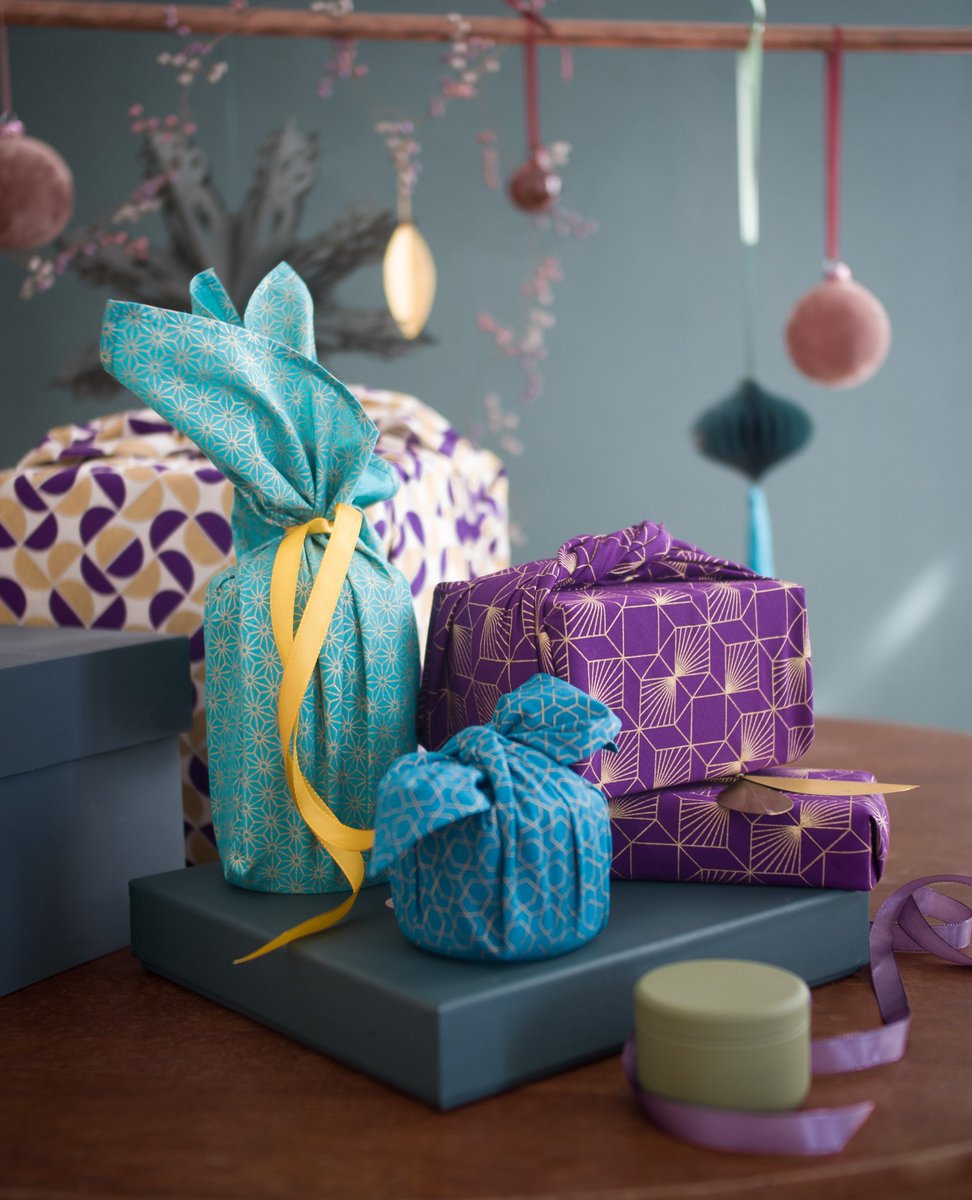 Our FabRaps Jade, Ocean and Plum Diamonds are defined by their delicate golden accents adding a hint of luxury to any gift.
⁠
#FabRap #furoshiki #furoshikiwrap #fabricgiftwrap #giftwrapping #wrappinghacks