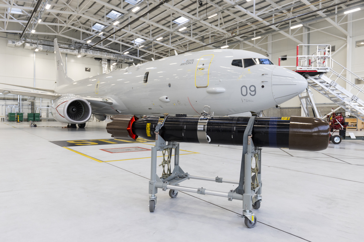 The RAF Poseidon aircraft is to receive a new weapon. The UK manufactured Sting Ray torpedo is already in service with the @RoyalNavy and is being integrated onto the maritime patrol aircraft. #SecuringTheSeas More 👉 ow.ly/aeGa50QcRG5