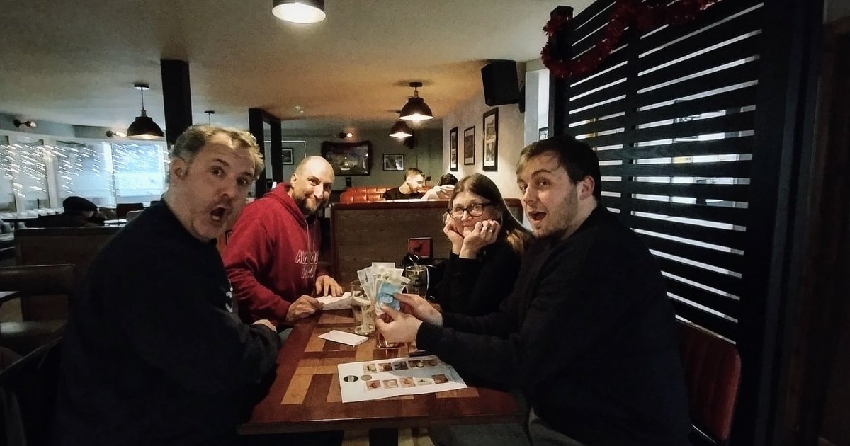 CostellosBarAlt's tweet photo. Well done to Misfits who were Monday nights quiz winners 👏🏼.
The killer pot was also won, well done to Brian who took home £103 😱. https://t.co/EUQo3RctUs