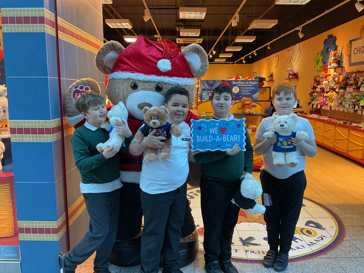 Bridgeview_Hull's tweet photo. This half term, in D&T, we are making teddy bears. To compliment this unit of work, #ClassPeace visited @buildabear and made their own bears. CH - I enjoyed picking the t-shirt for my bear. CN - stuffing the bear was fun, fun, fun! MH - my bear has a heart inside. 🐻 https://t.co/LxDrT5WnhS