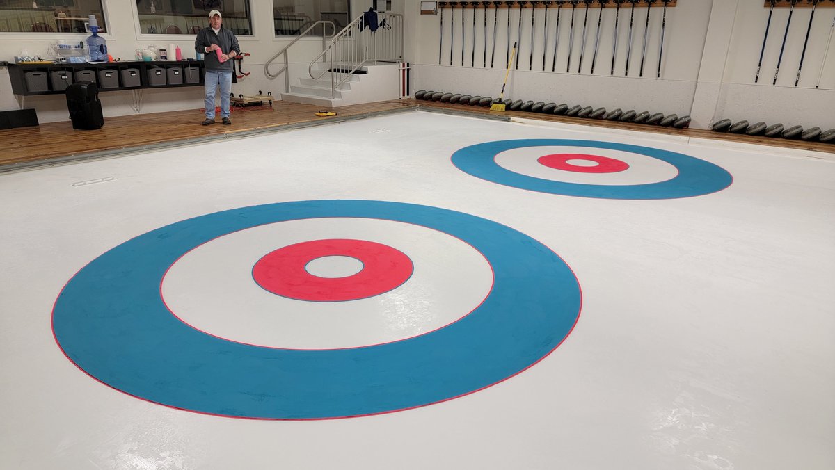 Curling runs on volunteers!  Have a look at the beautiful job done by the dedicated volunteers of the Norfolk Curling Club this past October.  Have picture or video of your own installation process?  Tag us to be featured!

Pics courtesy of <a href="/NorfolkCurling/">Norfolk Curling Club</a> 

#webringicetolife
