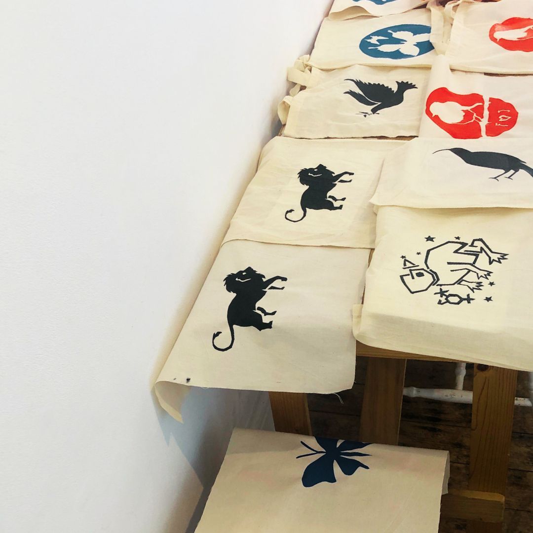 O N C A (@onca_arts) on Twitter photo Last week at #Dresscue we marked <a href="/lostspeciesday/">Lost Species Day</a> by packing away the sewing machines and exploring screen printing! Our brilliant community artist Tina O'Clarey invited participants to celebrate species that have had significance in their lives đ Last week at #Dresscue we marked <a href="/lostspeciesday/">Lost Species Day</a> by packing away the sewing machines and exploring screen printing! Our brilliant community artist Tina O'Clarey invited participants to celebrate species that have had significance in their lives đ