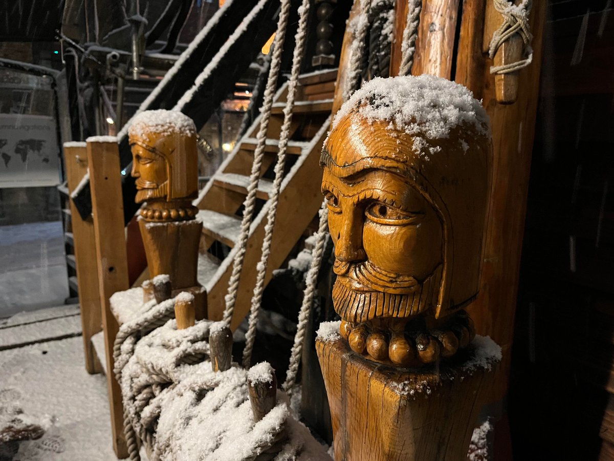 Discover Tudor Christmas traditions aboard The Golden Hinde. Take part in our Tudor Christmas trail to experience the holidays like an Elizabethan. 11th December - 7th January: buff.ly/3uqev87 
#ChristmasTrail #Tudor #Elizabethann #Holidays #Traditions #FamilyFun