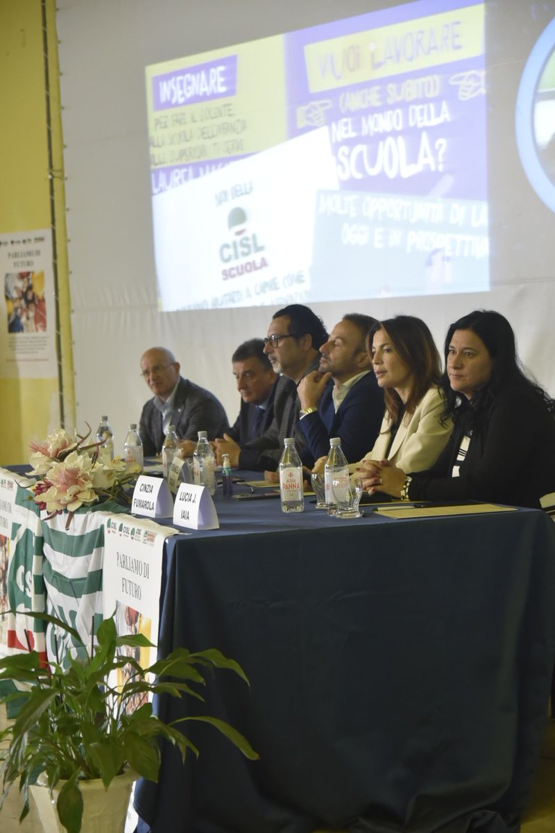 fabiocmancino's tweet photo. #ParliamoDiFuturo "LA @CislNazionale e @CISLSCUOLA " Incontra e si confronta con i giovani " dalla provincia di Taranto @IvanaBarbacci @robertocalienno
   @CislTaBr @CislPuglia  @CISLSCUOLATABR_ @gianfr_solazzo @CastellucciAnto @CFumarola @DanFumarola https://t.co/8adroe6bSw