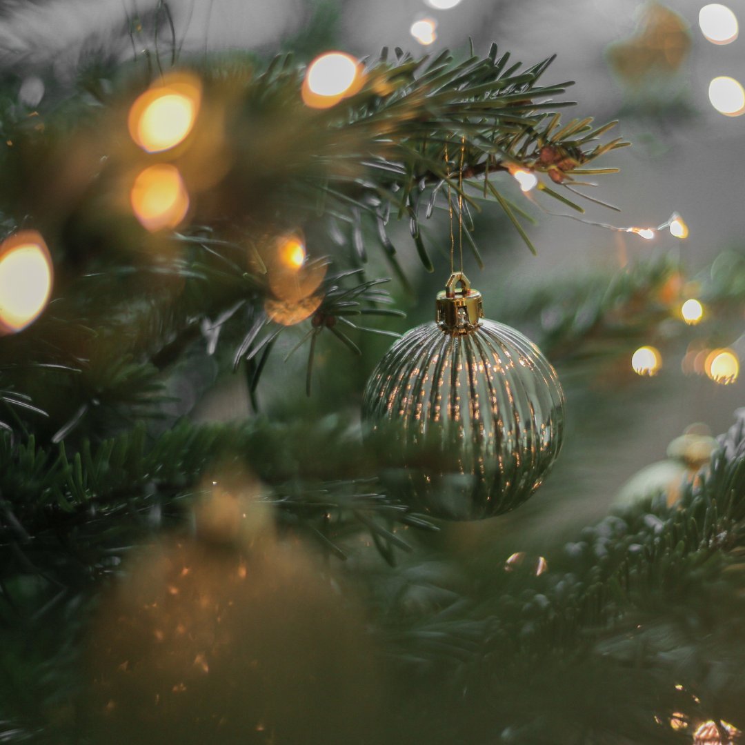 Bring back the twinkle to your Christmas tree lights with these stress-free tips!🎄✨ Discover an easy and affordable tool to quickly identify and fix issues, ensuring your tree is beautifully lit in no time.