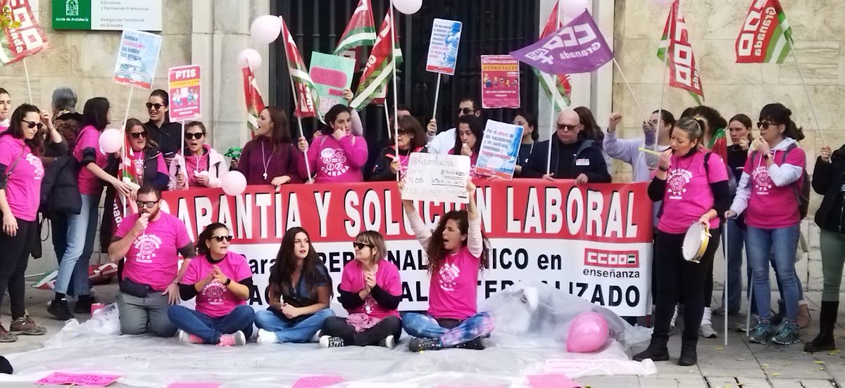 feccooand's tweet photo. 📢 Nuevas concentraciones y no vamos a desistir de la huelga indefinida hasta que tengamos una solución. ¡¡¡PTIS en lucha!!! Hasta que @EducaAnd y el gob. de @AndaluciaJunta no de garantía y solución para las y los que atienden al alumnado NEAE en los centros educativos públicos https://t.co/2BAe7P9cZt