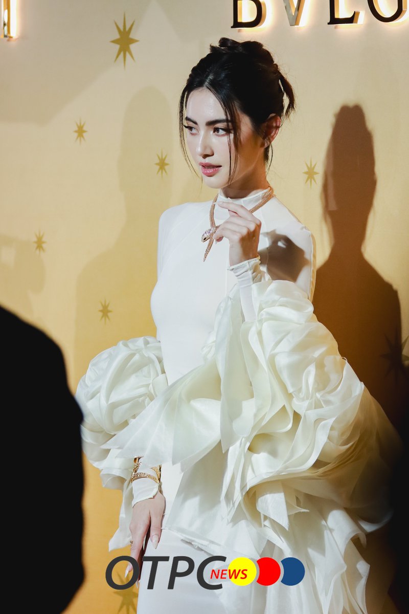 otpcnews's tweet photo. "ใหม่ ดาวิกา"  Friend of The House Bulgari South Asia Pacific ร่วมเฉลิมฉลองช่วงเวลาอันมหัศจรรย์ เปิดไฟต้นคริสต์มาสของ Bulgari ภายใต้ธีม "Magnificent Wonders" โดดเด่นกลางพาร์คพารากอน

#davikah #ใหม่ดาวิกา
#MagnificentWonders 
#TimeForMagnificence https://t.co/0huK4x8V8e