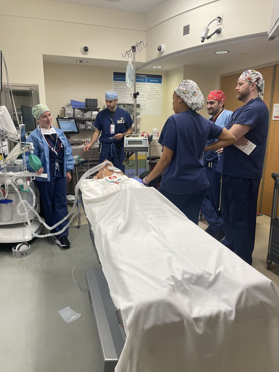 Starting the morning with MH #Simulation in the Peds OR led by our amazing APD Dr. Rico Mora @BearAnesthesia we train the future leaders of #pedsanes 🩺 @ChildrensNatl