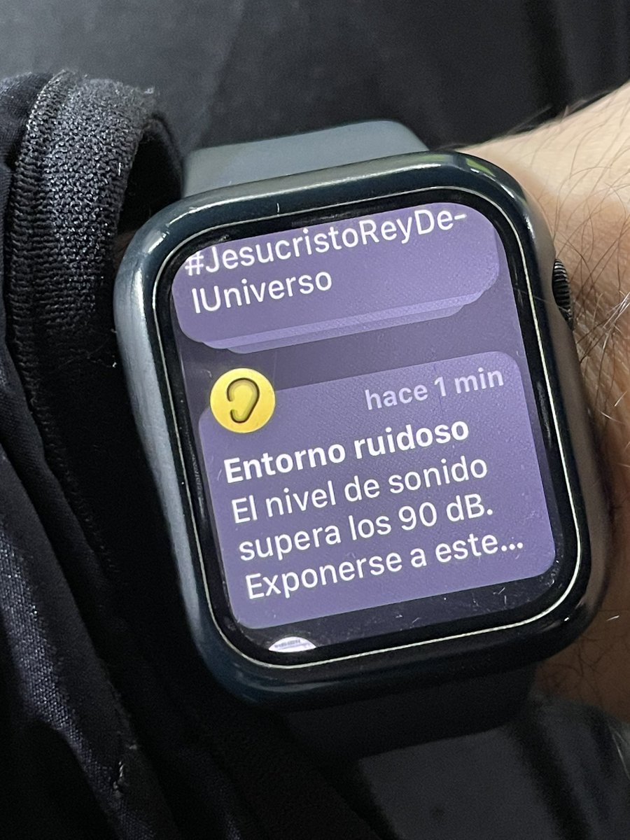 "Deja que Jesucristo Reine en tu vida, rompe con tanto ruido que te roba la paz". Reza.
#Jesús
#Jesucristo
#JesusChrist