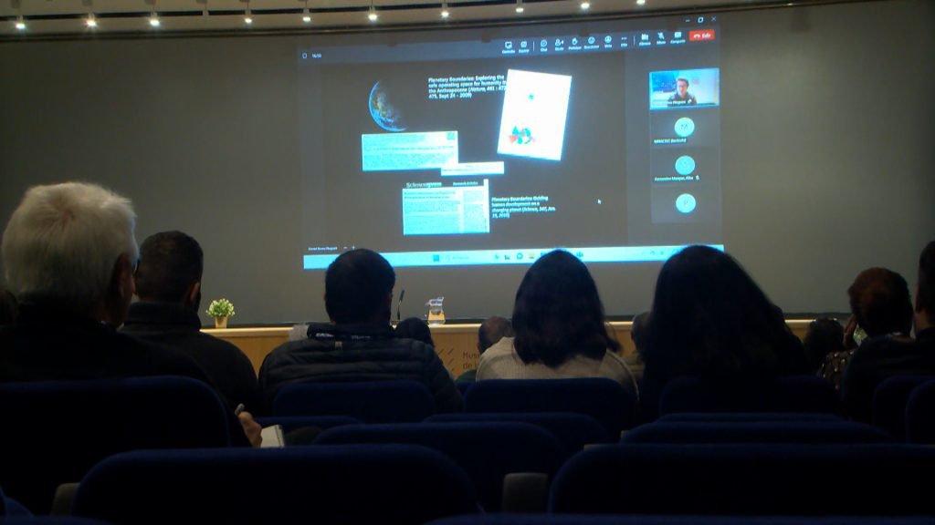CanalTerrassa's tweet photo. 🌍 | La 8a edició del Congrés @SomElectrics aborda els límits planetaris

▶️https://t.co/wrRNqZebaO #Terrassa #SomElèctrics⚡️ https://t.co/ZMK9xDjwIT