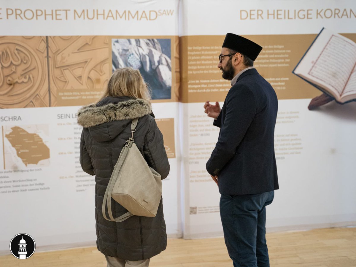AMJ_Eppelheim's tweet photo. Gestern nahm die dreitägige Islamausstellung der Ahmadiyya Gemeinde Eppelheim ein Ende. Es kamen über 60 Gäste, mit denen wir einen schönen und interessanten Austausch hatten. #Ahmadiyya #Islam #liebefüralle #VoiceForPeace #dialog https://t.co/UjwJRzvvC7