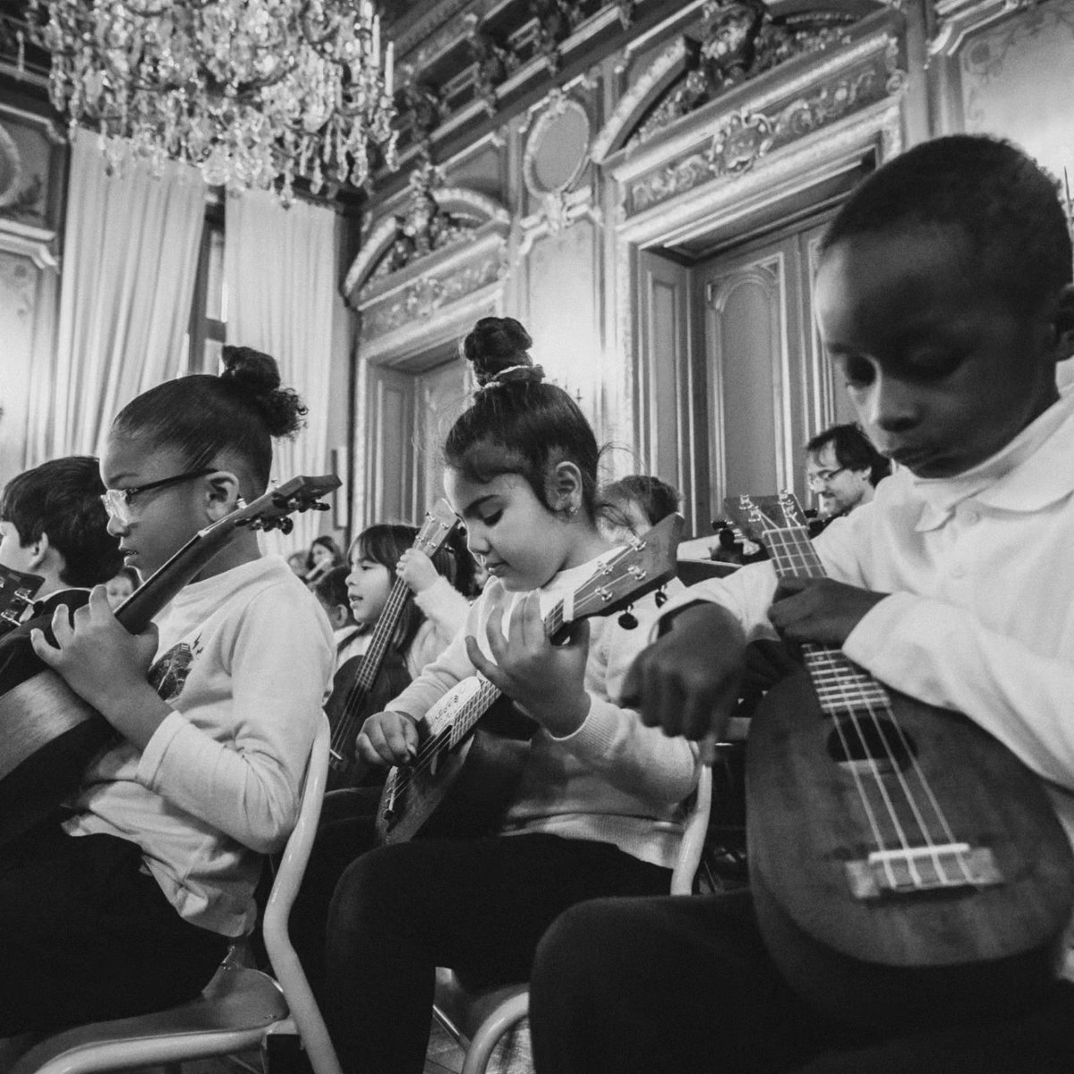 Un moment très fort samedi dernier  lors de l’invitation de l’OMMM par Michaël Sibilleau, préfet délégué pour l’égalité des chances. 

Merci à Béatrice Simonet, erun grand bravo aux 70 enfants issus des 4 coins de Marseille pour leur prestation éblouissante ! 

<a href="/Prefet13/">Préfet de la région Provence-Alpes-Côte d'Azur</a>