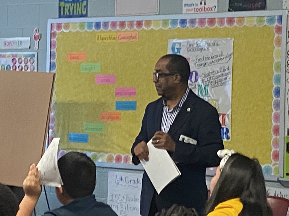 RamFamRules's tweet photo. Empowering leaders &amp; learners, requires a refresher of best practices. Enjoying the refresher @NABSE51 #WeAreCPS @MrLewedu @RamFamRules @teach1nall https://t.co/me760zAh4X
