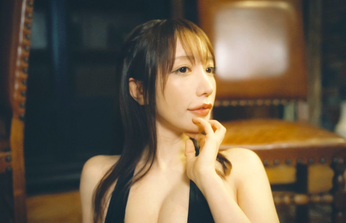重盛さとみしゃんプロデュース
重盛ちゃんの友達
"OPPAI"feat.人気グラドル達
MVに私も出演させて頂きました。

MVの破壊力はもちろん
頭に強く残る曲…
一度聞いたら
真面目な会議していても
きっと頭から離れない曲だと思うの。笑

ぜひ聴いて観て
楽しんでください。
https://t.co/no6LbQiaRb https://t.co/2wwAGrJFh6