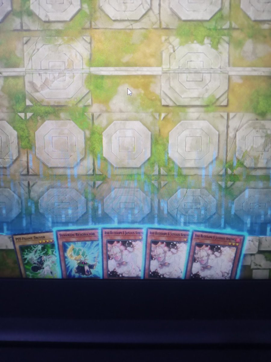 Master0109C's tweet image. Yu-Gi-Oh what the fuck 
How