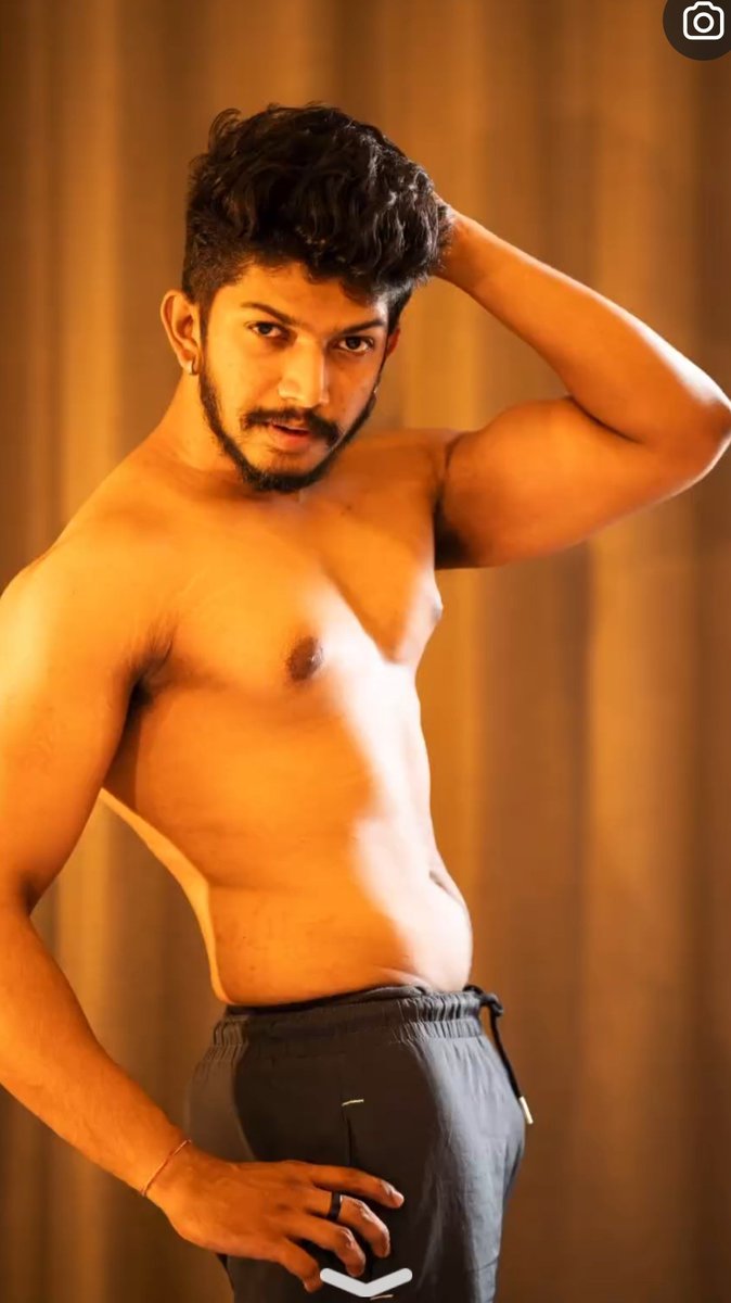 Dr_maddy_rohit's tweet photo. Molai ah pudichu nalla amukanum adikanum 😂🤤🤤 https://t.co/F7Gt7NPDOt