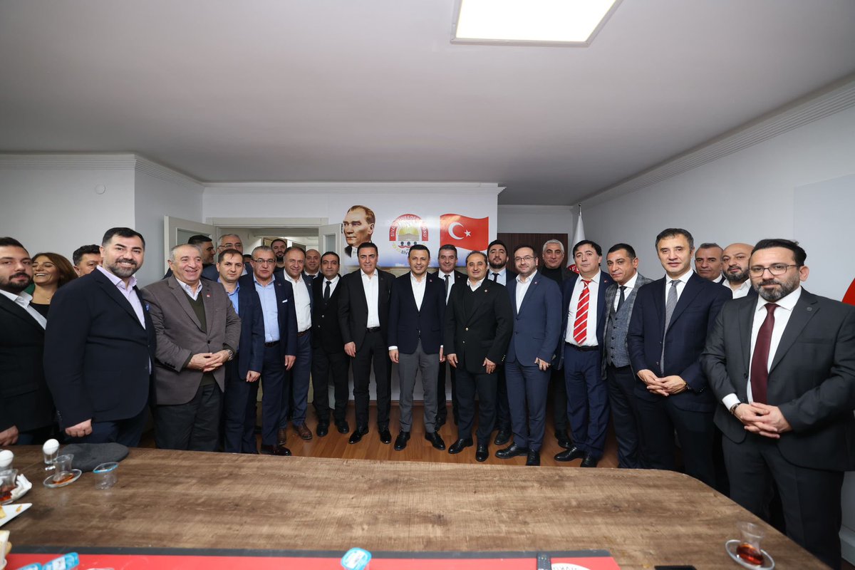 yenipartipendik's tweet photo. İlçe Başkanımız Niyazi Güneri, Sivkon Genel Merkezi’nde Sivkon Sivas Konfederasyonu Genel Başkanı Metin Yarım, Sivkon Yönetim Kurulu Üyeleri, Sivkon Üye Federasyon Başkanları ve Sivkon Bileşenleri ile birlikte bugün bir araya geldi.
#Sivkon
#MetinYar��m
#ChpPendik
#NiyaziGüneri https://t.co/s2NspXYWqz