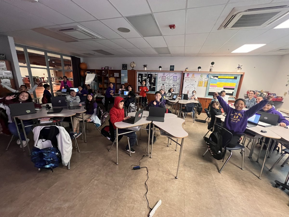 A great big Hooah goes out to Ms Carmona’s class for earning the most donations and Ms Rivera’s class for accumulating the most minutes read during our first school wide Read-A-Thon!! #missionIsPossible #SISD_reads <a href="/JCarmona_PHES/">Jailene Carmona</a> <a href="/MRivera_PHE/">M. Esther Rivera</a>