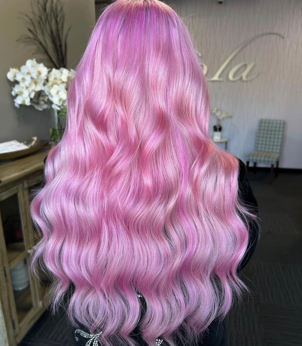 huntordyeuk's tweet image. Candyfloss Pink for Winter 🍬

@beauty.bysamijo uses Pulp Riot in shade "Blush" 💗 Easy application with the ultimate, seamless blend!

Shop now on Hunt or Dye 💗 #hod #huntordye #hair #newhair #newhairday #hairday #pinkhair #pulpriot #pulpriothair #hairdye #dyedhair