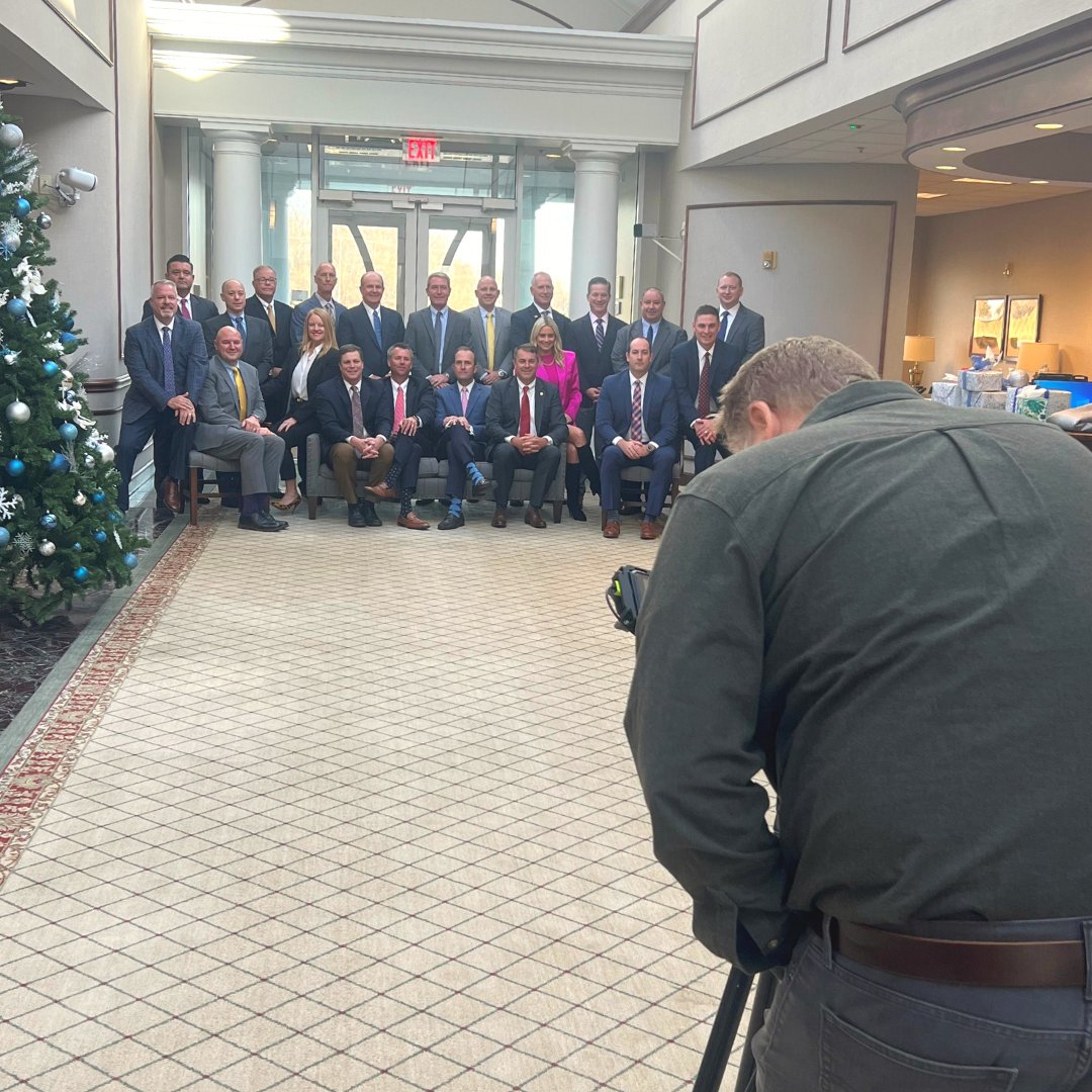 spartanchemical's tweet photo. It's family photo day here at Spartan Chemical!
We are incredibly grateful for this sales management team turned family. 💙
#wemakecleansimple #spartanchemical #SalesManagement #pictureday https://t.co/COF8TSmyyH