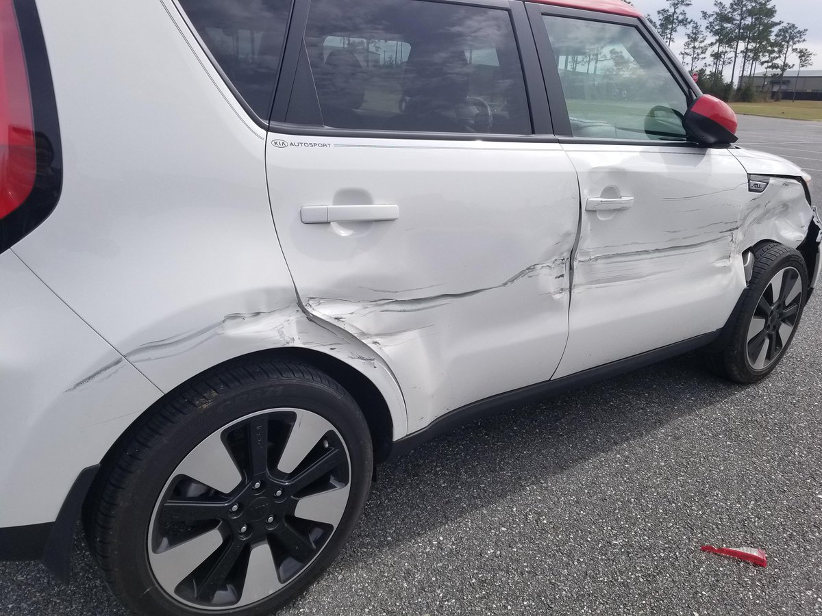CountryReggie's tweet photo. Tried to get the last parking spot at Cracker Barrel (I drive an F150 (ford tough)),, little love tap on the car next to me… left the parking lot and went across the street to along John Silvers instead! Had some fish sticks #fishsticks

#LJS
#mishap
#nonote
#oops https://t.co/LECYG6GHze