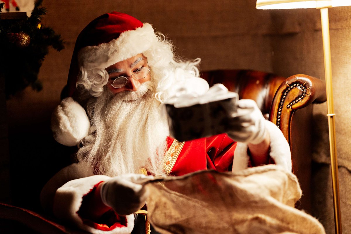 Santa's Grotto is a magical wonderland of joy and early gifts, bringing smiles to little faces as the holiday excitement begins!🎅What have you asked for?🎁

🎟️ Book your tickets to see the man in red this #ChristmasatBewlWater here!👇
christmas.bewlwater.co.uk

#VisitKent #Sussex