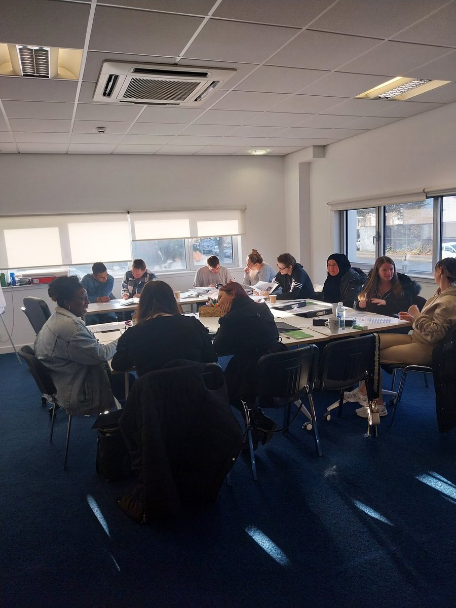 Laura Paterson tweet media