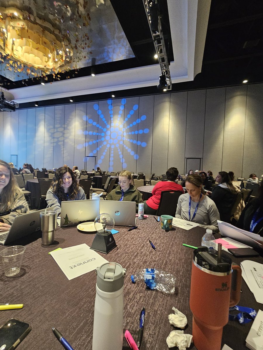 jani_golightly's tweet photo. Enjoying our learning session @lead4ward! @mathismessyfun @thinkfree1976 #think4ward #thinkconnext @stephanieLCZ https://t.co/38QYwWvuvk