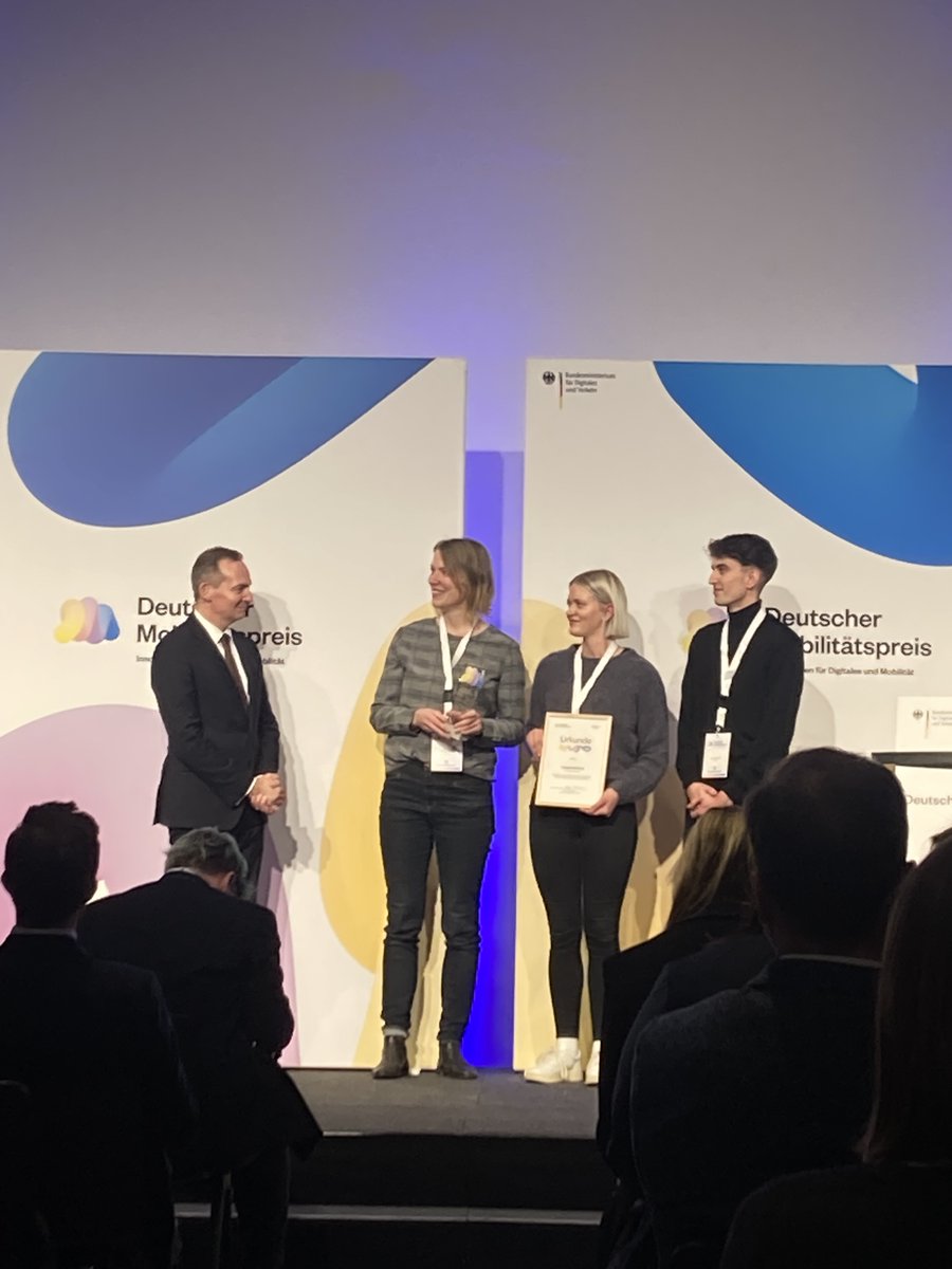 DMP_innovativ's tweet photo. Beim DMP | Publikumspreis entscheiden Bürgerinnen und Bürger, wer und was ihnen in der Zukunft der Mobilität besonders wichtig ist. Hier geht es um Leidenschaft für Digitales & Mobilität.
Herzlichen Glückwunsch, DB Rad+ der @DB_Bahn !
#DMP23 #Mobilität