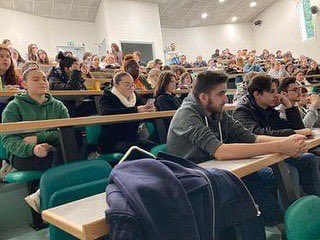 lyceebahuet's tweet photo. @lyceebahuet Des membres du groupe de musique Praise sont allés à la rencontre de l'ensemble des élèves du Lycée. Des moments joyeux et fraternels, autour de chants et de témoignages. Merci à Vianney, Louis et Martin, d’avoir pris ce temps avec nos élèves. #praise #groupemusique https://t.co/S51hAYvAay