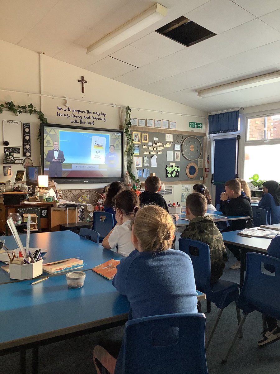 SJBsolihull's tweet photo. The KS2 children all took part in the #BeInternetLegends. A huge thank you to @TheParentsZone and @GoogleUK for their fantastic assembly. It was great to see how much the children knew about staying safe online and there was some important advice given. #SJBComputing https://t.co/qkgvoGzqwr