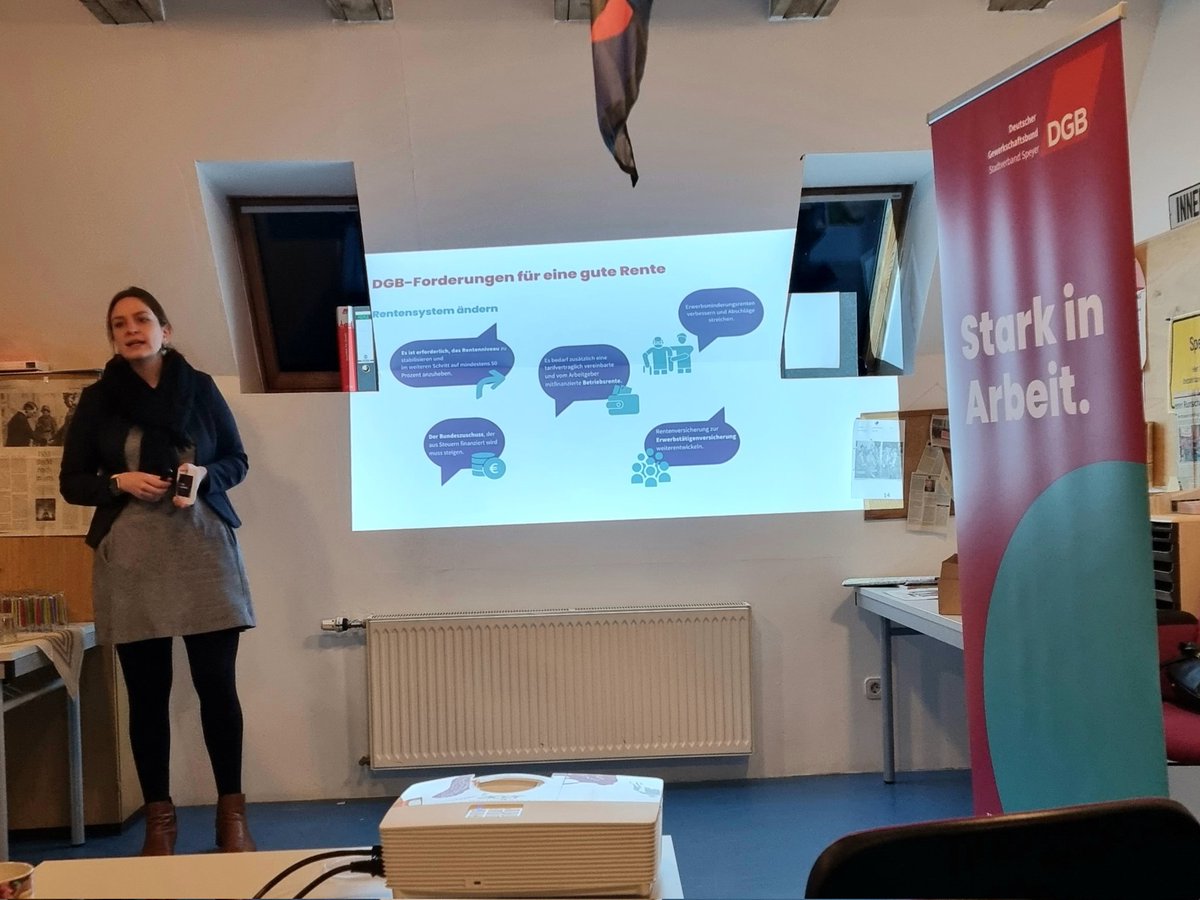 Vorstellung des DGB Rentenreport Rheinland-Pfalz 2023 durch die DGB Rentenexpertin Myriam Lauzi in den Räumen des DGB Stadtverband Speyer
#StarkinArbeit #Rente #DGB #Rentenreport #RheinlandPfalz #Speyer